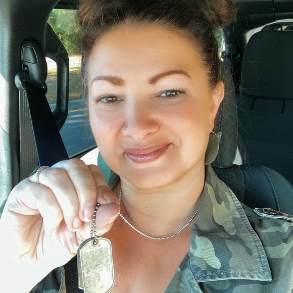 Meet your Posher, Andrea - Picture 3 of 5